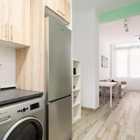 Nice Flat At Street Level - Madrid Rio Tri-Pedrero Exterior photo